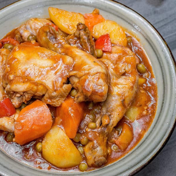 Chicken Afritada: El guiso filipino de pollo con un sabor único