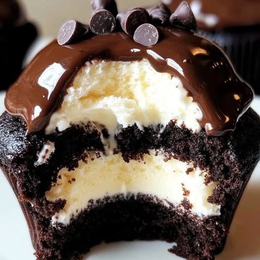 Cupcakes de Chocolate Rellenos de Cheesecake