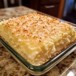 Postre de crema de coco con base de galleta graham