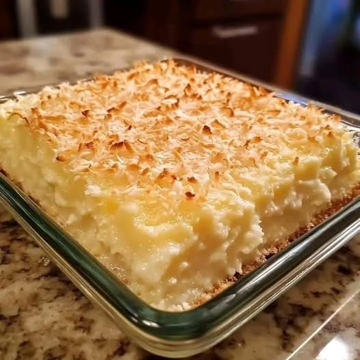 Postre de crema de coco con base de galleta graham