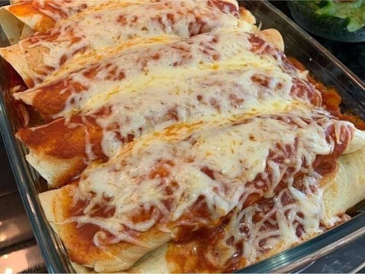 Panqueques con Salsa Rica 😋🥞