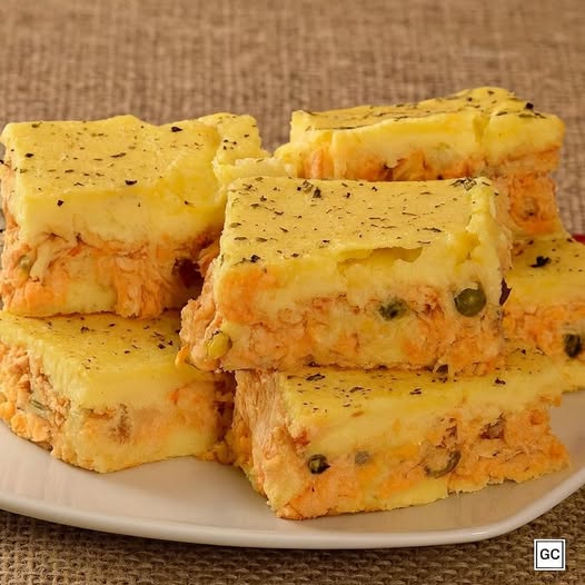 Torta Cremosa de Papa con Pollo