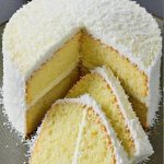 Pastel de Coco Relleno