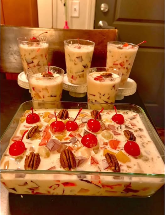 Ensalada de Gelatina Muy Rica: Colorida, Cremosa y Refrescante