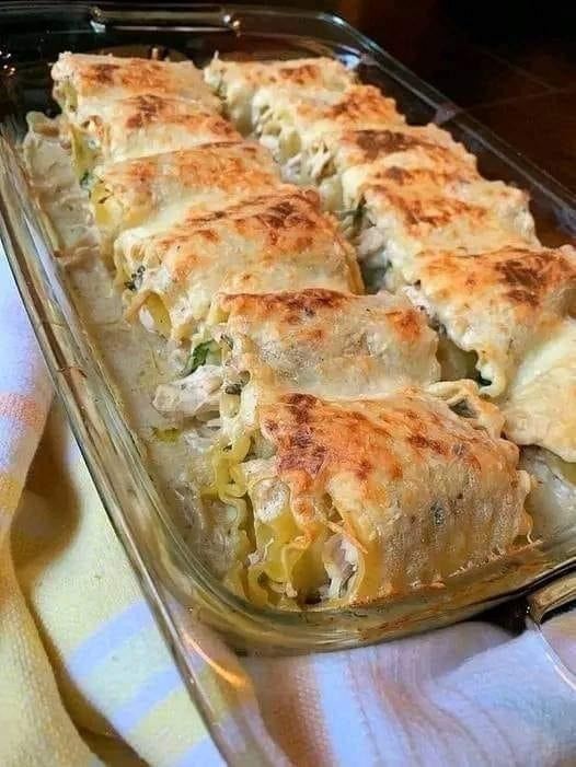 Rollitos de Lasaña de Pollo Alfredo