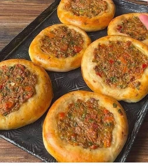 Pan Suave Relleno de Carne Molida – ¡El Aroma que Llenará tu Casa