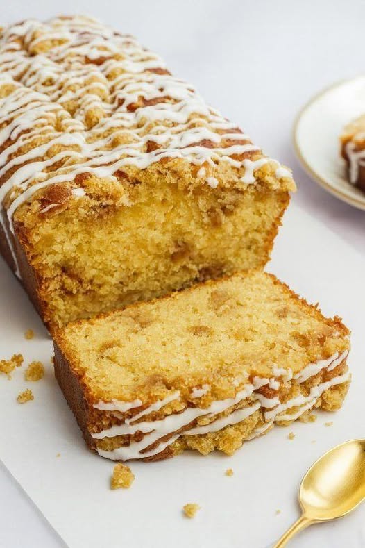 Bizcocho de Manzana Caramelizada y Canela: Tradición y Sabor en Cada Bocado