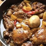 Receta de Pollo Adobo con Huevo y Papas