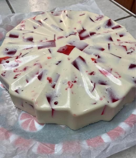 Gelatina de Fresa y Tres Leches: El Postre Perfecto que Conquista Paladares