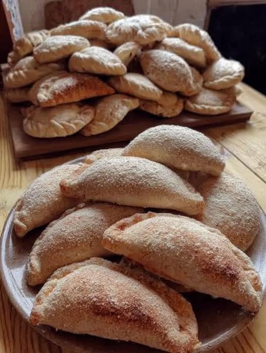 Empanaditas Amasadas con Queso Crema