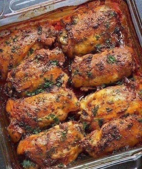 Muslos de Pollo al Horno: Receta Tradicional con Sabor y Textura Perfecta
